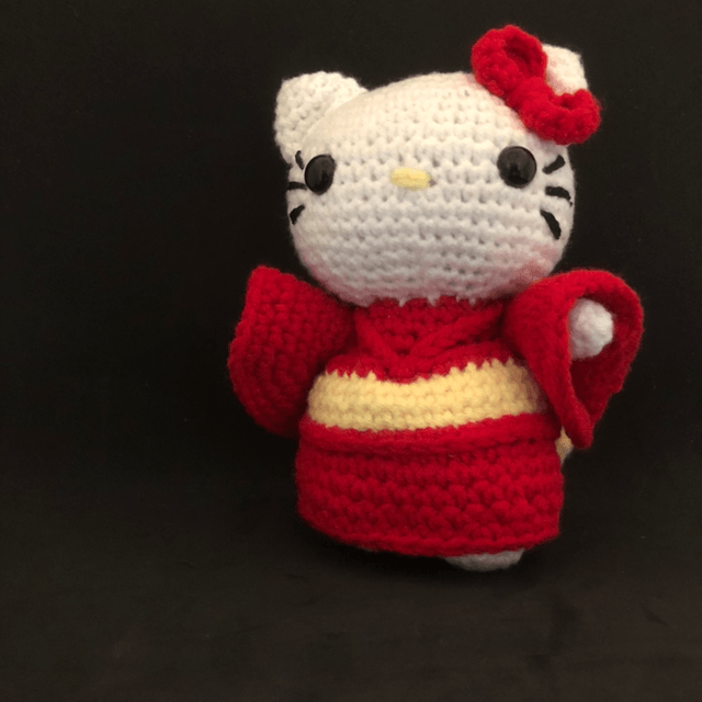 Chat blanc en kimono